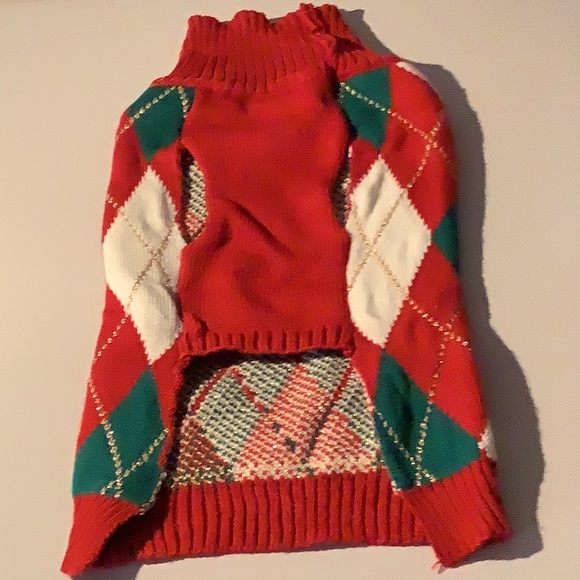 CLOTHING - Picture 13 of 16